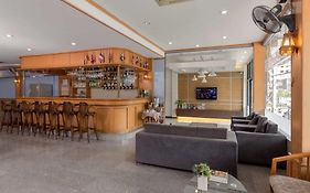 Seven Oaks Inn
