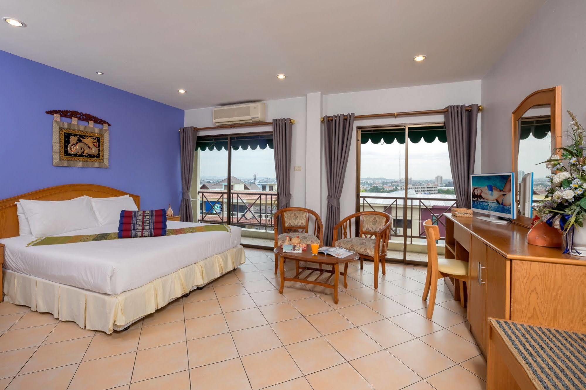 Seven Oaks Inn หาดจอมเทียน ภายนอก รูปภาพ