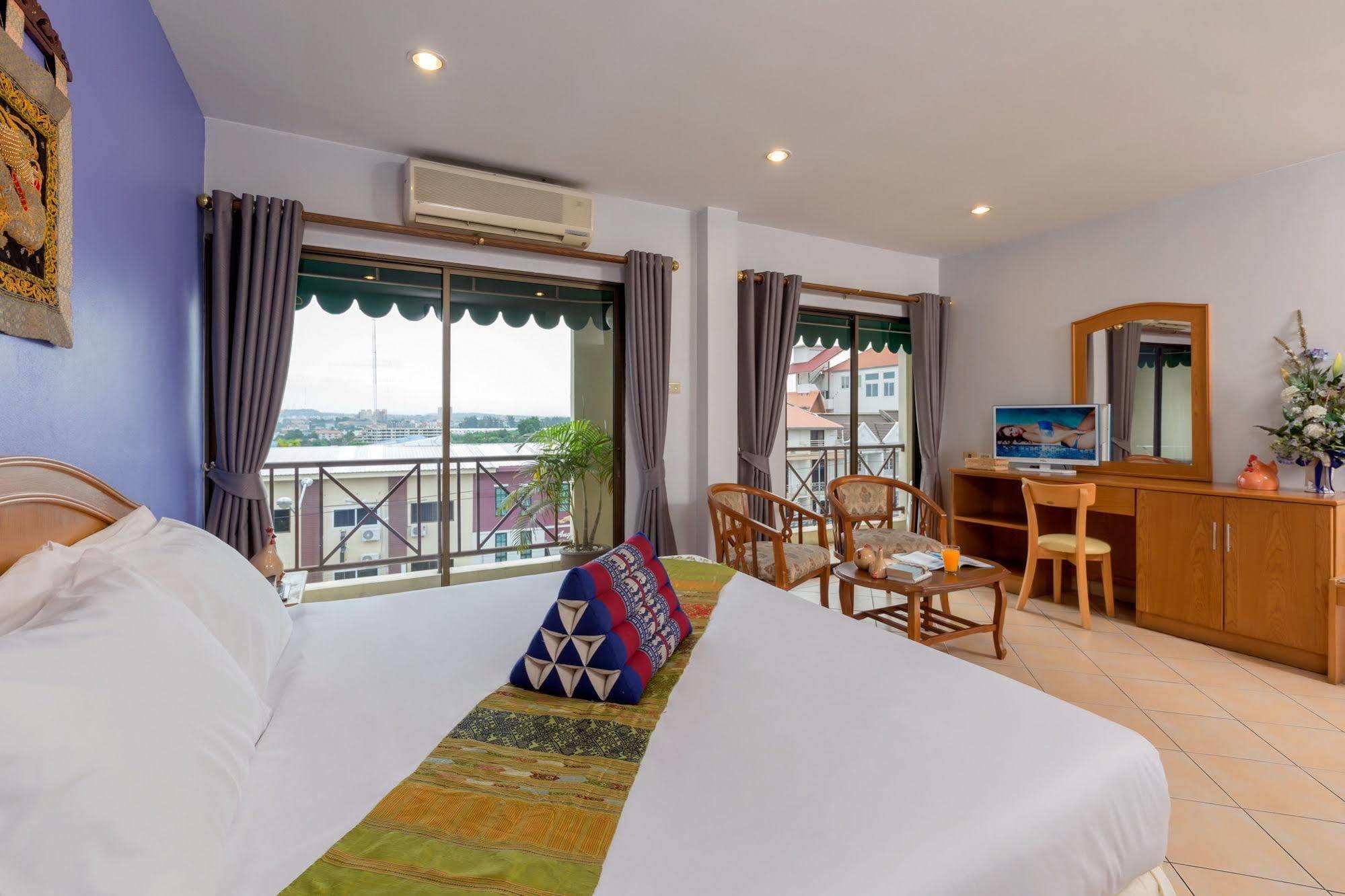 Seven Oaks Inn หาดจอมเทียน ภายนอก รูปภาพ