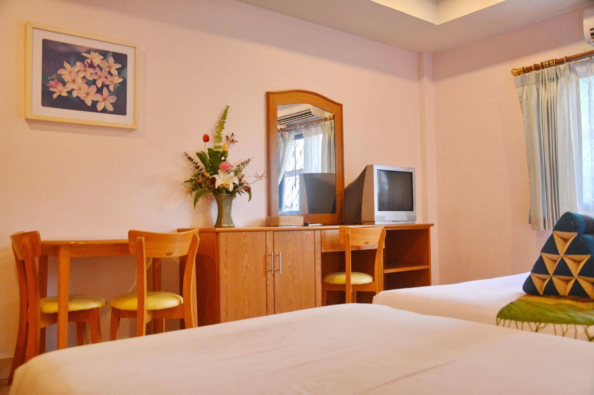 Seven Oaks Inn หาดจอมเทียน ภายนอก รูปภาพ