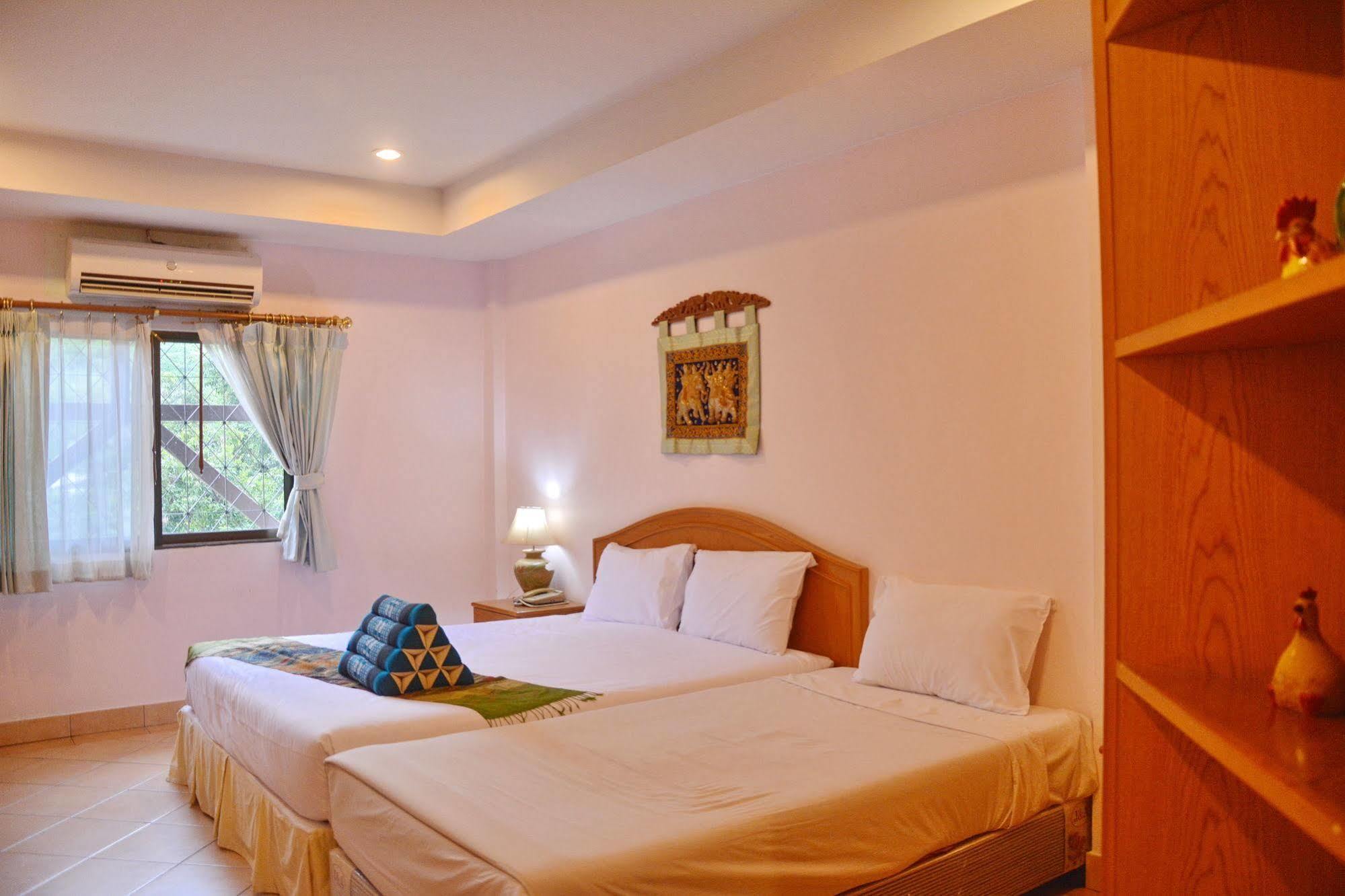 Seven Oaks Inn หาดจอมเทียน ภายนอก รูปภาพ
